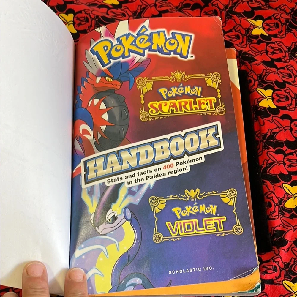 Scholastic Red and Blue Gaming Guide for Video Games & Consoles